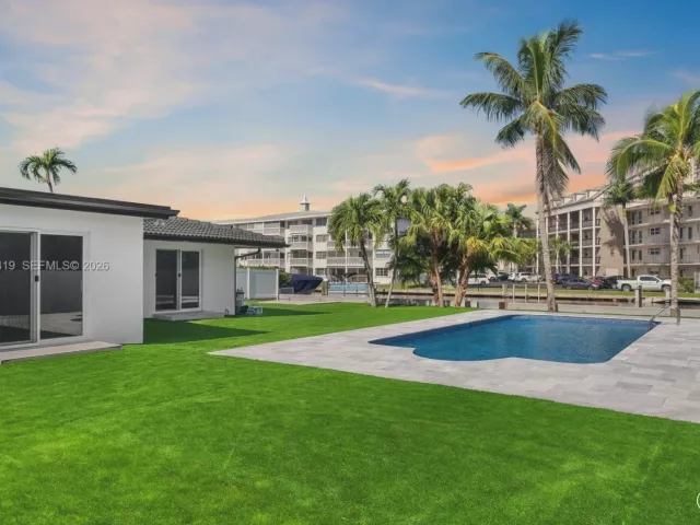 5-bedroom home for rent in Hallandale Beach - 430 Tamarind Dr - MondialRealty