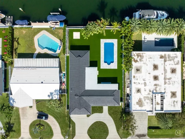 5-bedroom home for rent in Hallandale Beach - 430 Tamarind Dr - MondialRealty