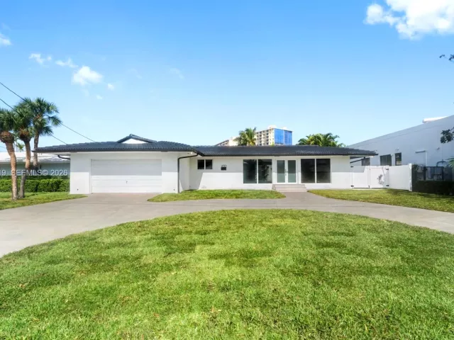 5-bedroom home for rent in Hallandale Beach - 430 Tamarind Dr - MondialRealty