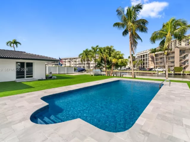 5-bedroom home for rent in Hallandale Beach - 430 Tamarind Dr - MondialRealty