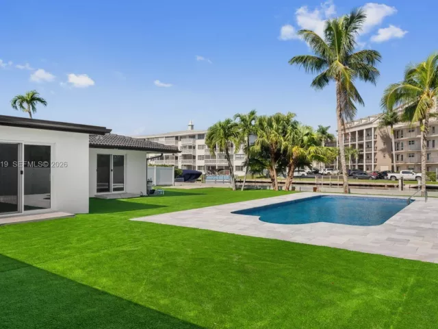 5-bedroom home for rent in Hallandale Beach - 430 Tamarind Dr - MondialRealty