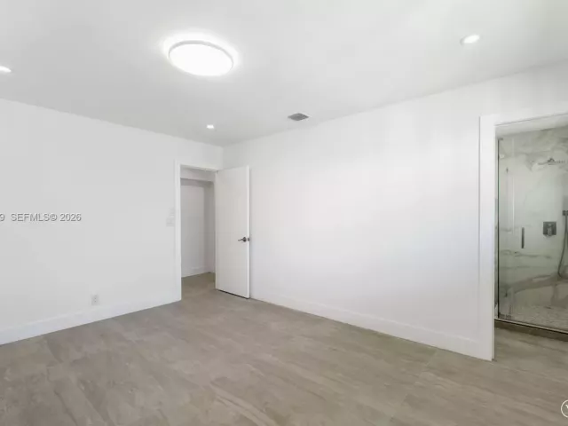 5-bedroom home for rent in Hallandale Beach - 430 Tamarind Dr - MondialRealty