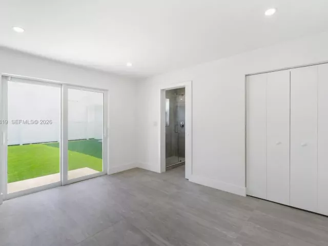 5-bedroom home for rent in Hallandale Beach - 430 Tamarind Dr - MondialRealty