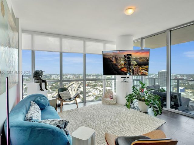 Apartment for sale  Unit #3708 - photo 7191493