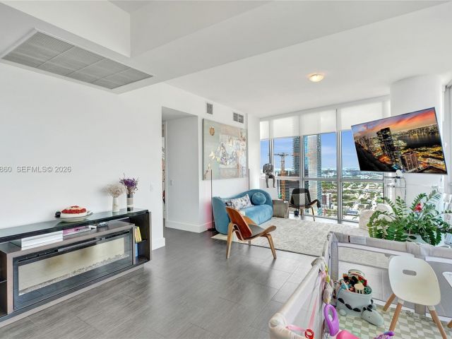 Apartment for sale  Unit #3708 - photo 7191495