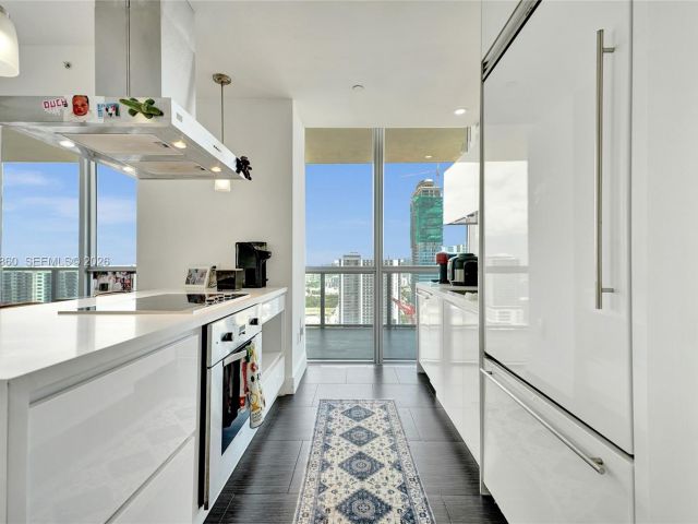 Apartment for sale  Unit #3708 - photo 7191499