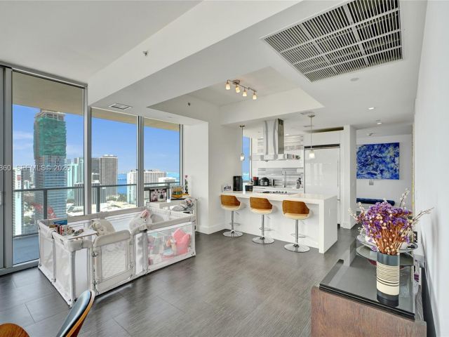 Apartment for sale  Unit #3708 - photo 7191502