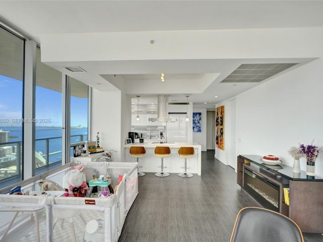 Apartment for sale  Unit #3708 - photo 7191503