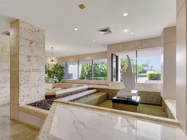 2-bedroom condo for sale in Aventura - 1000 Island Blvd 312 - MondialRealty