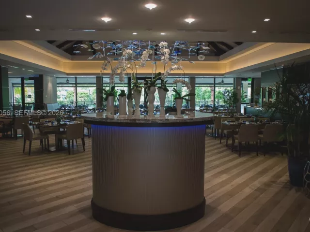 2-bedroom condo for sale in Aventura - 1000 Island Blvd 312 - MondialRealty