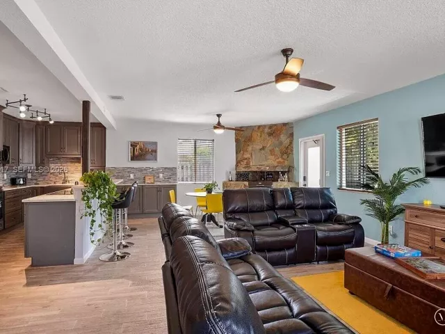 3-bedroom home for sale in Wilton Manors - 316 NW 29th St - MondialRealty