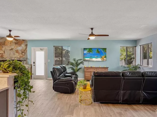 3-bedroom home for sale in Wilton Manors - 316 NW 29th St - MondialRealty