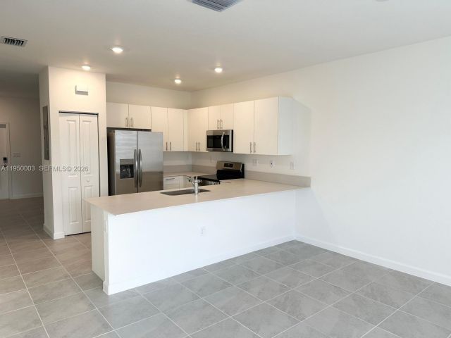 3-bedroom home for rent in Homestead - 26824 SW 121st AVE - MondialRealty