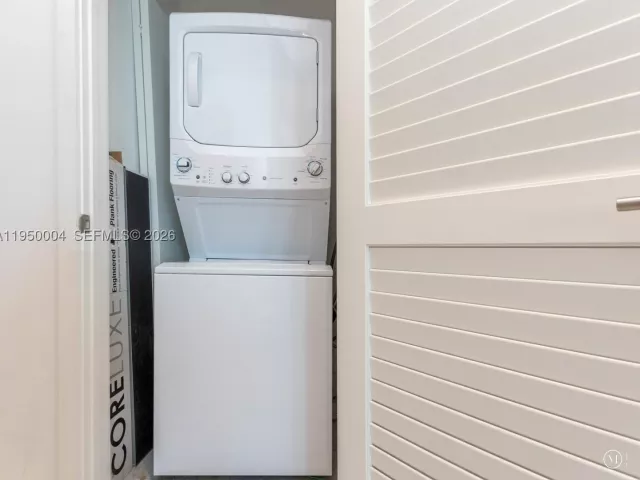 2-bedroom condo for rent in Hollywood - 4111 S Ocean Dr 601 - MondialRealty