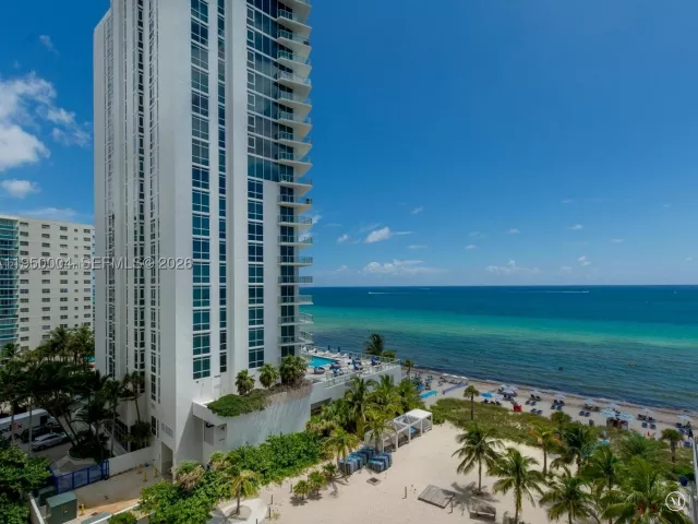 2-bedroom condo for rent in Hollywood - 4111 S Ocean Dr 601 - MondialRealty