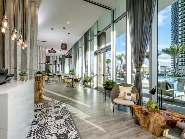 2-bedroom condo for rent in Hollywood - 4111 S Ocean Dr 601 - MondialRealty