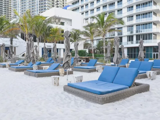2-bedroom condo for rent in Hollywood - 4111 S Ocean Dr 601 - MondialRealty