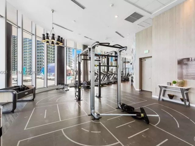 2-bedroom condo for rent in Hollywood - 4111 S Ocean Dr 601 - MondialRealty