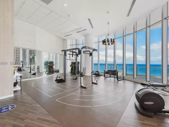 2-bedroom condo for rent in Hollywood - 4111 S Ocean Dr 601 - MondialRealty
