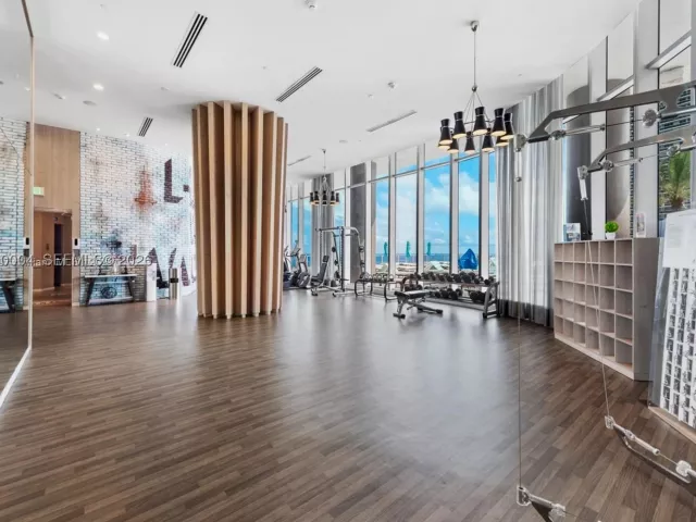 2-bedroom condo for rent in Hollywood - 4111 S Ocean Dr 601 - MondialRealty