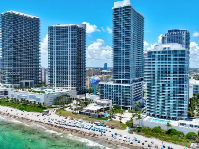 2-bedroom condo for rent in Hollywood - 4111 S Ocean Dr 601 - MondialRealty