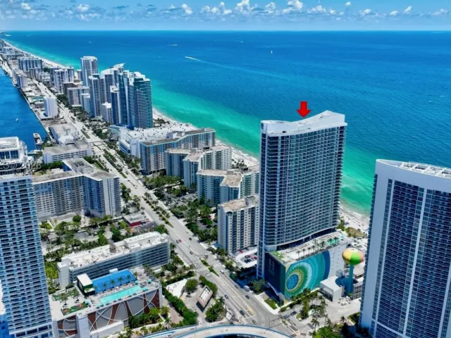 2-bedroom condo for rent in Hollywood - 4111 S Ocean Dr 601 - MondialRealty