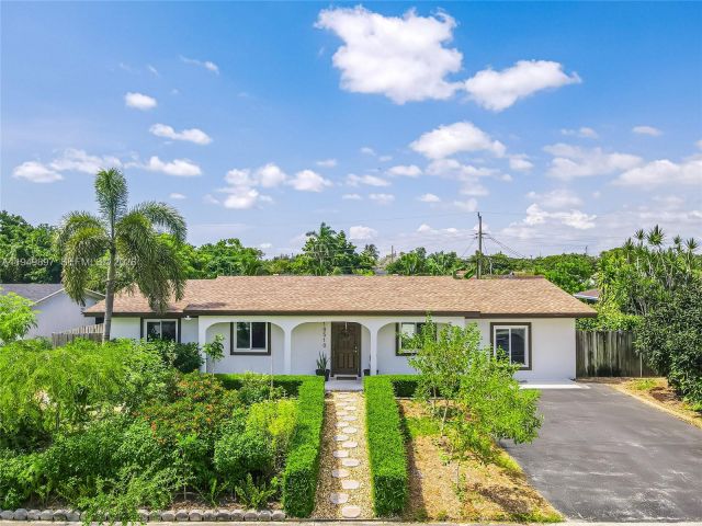 Home for sale at 10510 SW 160th St - photo 7445197