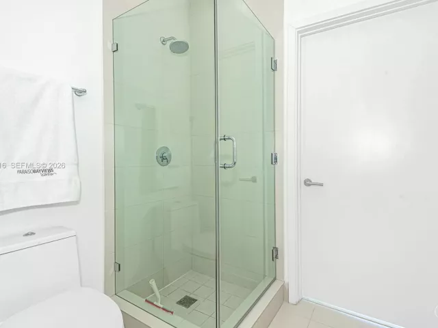 2-bedroom condo for sale in Miami - 501 NE 31st St PH4404 - MondialRealty