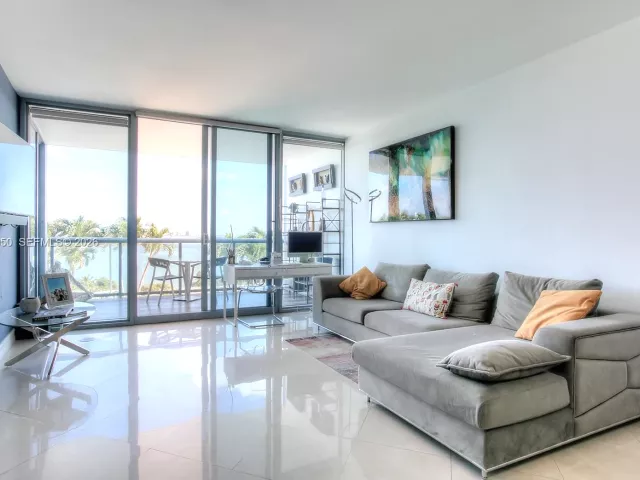 2-bedroom condo for sale in Miami - 601 NE 36th St 710 - MondialRealty