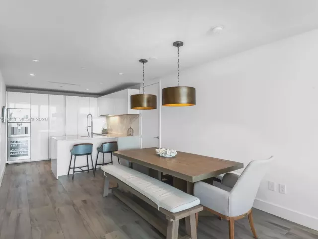 2-bedroom condo for rent in Bal Harbour - 10201 Collins Ave 605 - MondialRealty