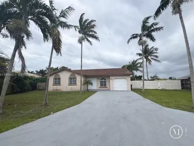 4-bedroom home for sale in Miami - 12758 SW 221 Terrace - MondialRealty