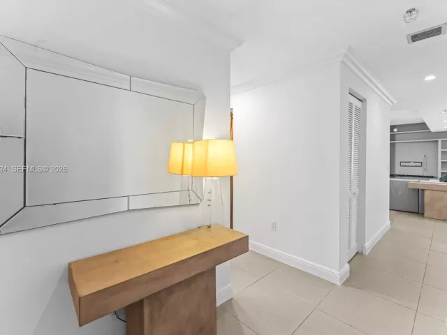 2-bedroom condo for sale in Miami - 185 SW 7th St 603 - MondialRealty