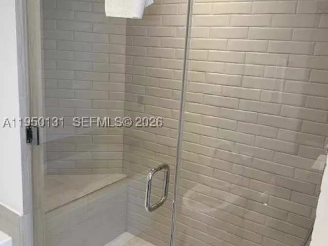 2-bedroom condo for sale in Hollywood - 4010 S Ocean Dr R2702 - MondialRealty