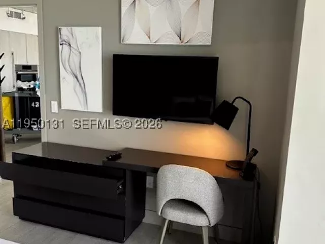 2-bedroom condo for sale in Hollywood - 4010 S Ocean Dr R2702 - MondialRealty