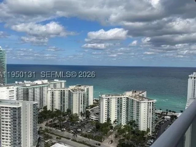 2-bedroom condo for sale in Hollywood - 4010 S Ocean Dr R2702 - MondialRealty
