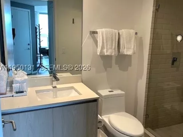 2-bedroom condo for sale in Hollywood - 4010 S Ocean Dr R2702 - MondialRealty