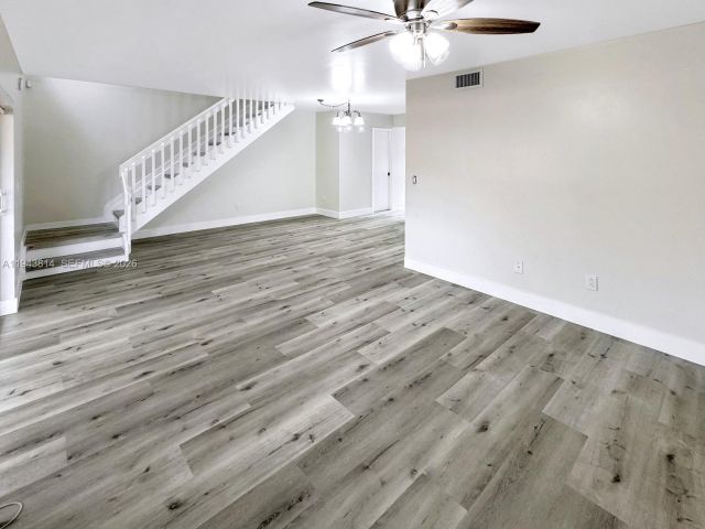 3-bedroom home for sale in Cooper City - 12259 SW 49th Ct - MondialRealty