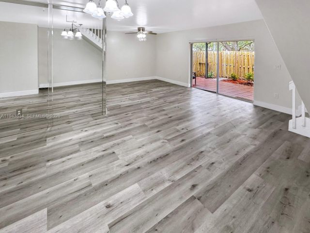 3-bedroom home for sale in Cooper City - 12259 SW 49th Ct - MondialRealty