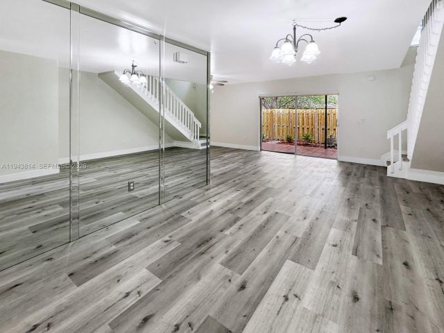 3-bedroom home for sale in Cooper City - 12259 SW 49th Ct - MondialRealty