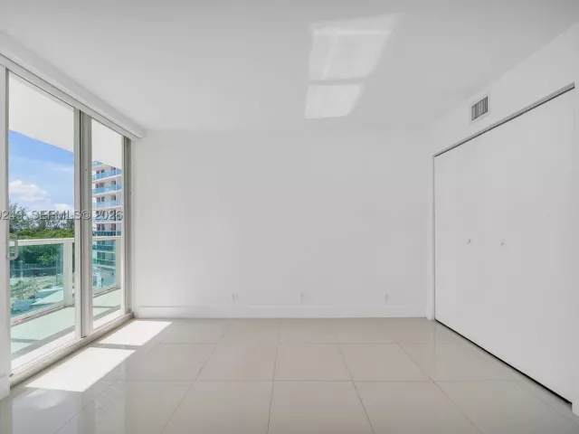 2-bedroom condo for sale in Sunny Isles Beach - 100 Bayview Dr 408 - MondialRealty
