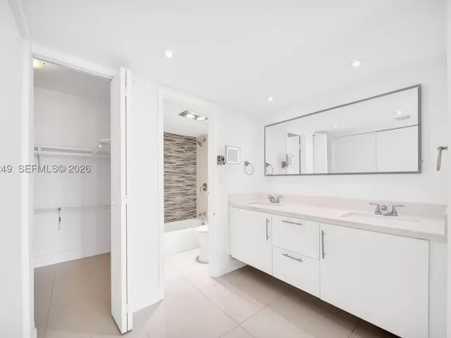2-bedroom condo for sale in Sunny Isles Beach - 100 Bayview Dr 408 - MondialRealty