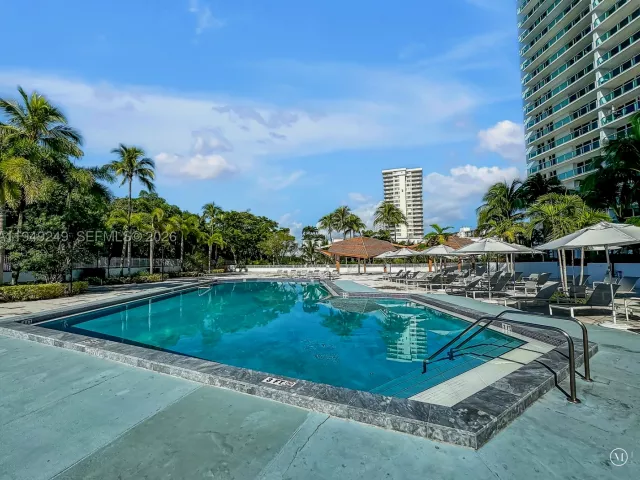 2-bedroom condo for sale in Sunny Isles Beach - 100 Bayview Dr 408 - MondialRealty