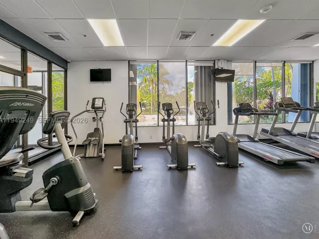 2-bedroom condo for sale in Sunny Isles Beach - 100 Bayview Dr 408 - MondialRealty