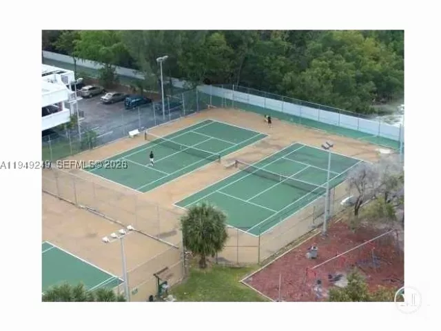 2-bedroom condo for sale in Sunny Isles Beach - 100 Bayview Dr 408 - MondialRealty