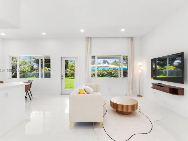 Home for rent at 1581 Normandy Dr - photo 7192730