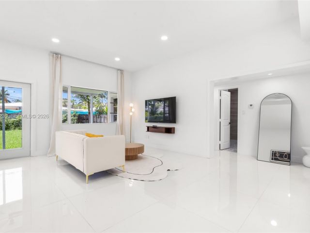 Home for rent at 1581 Normandy Dr - photo 7192737