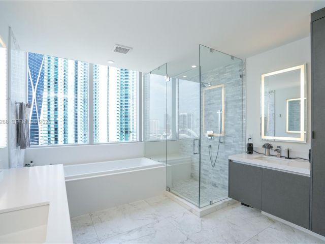 Apartment for sale  Unit #2101 - photo 7194923