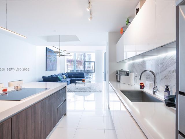 Apartment for sale  Unit #2101 - photo 7194934