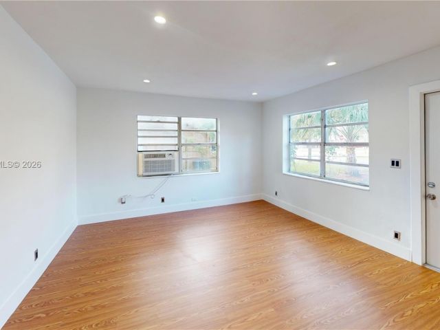 3-bedroom home for rent in Fort Lauderdale - 404 NW 21st Ter - MondialRealty