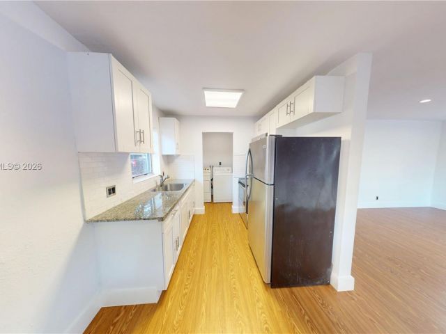 3-bedroom home for rent in Fort Lauderdale - 404 NW 21st Ter - MondialRealty